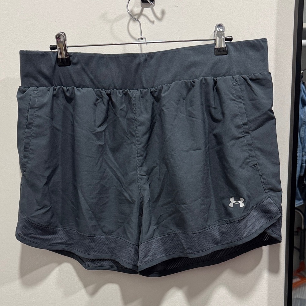 Under Armour Womens Dark Gray Athletic Shorts with Logo xl